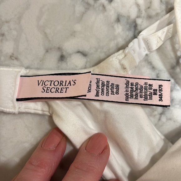 Victoria’s Secret Bra - Picture 3 of 8